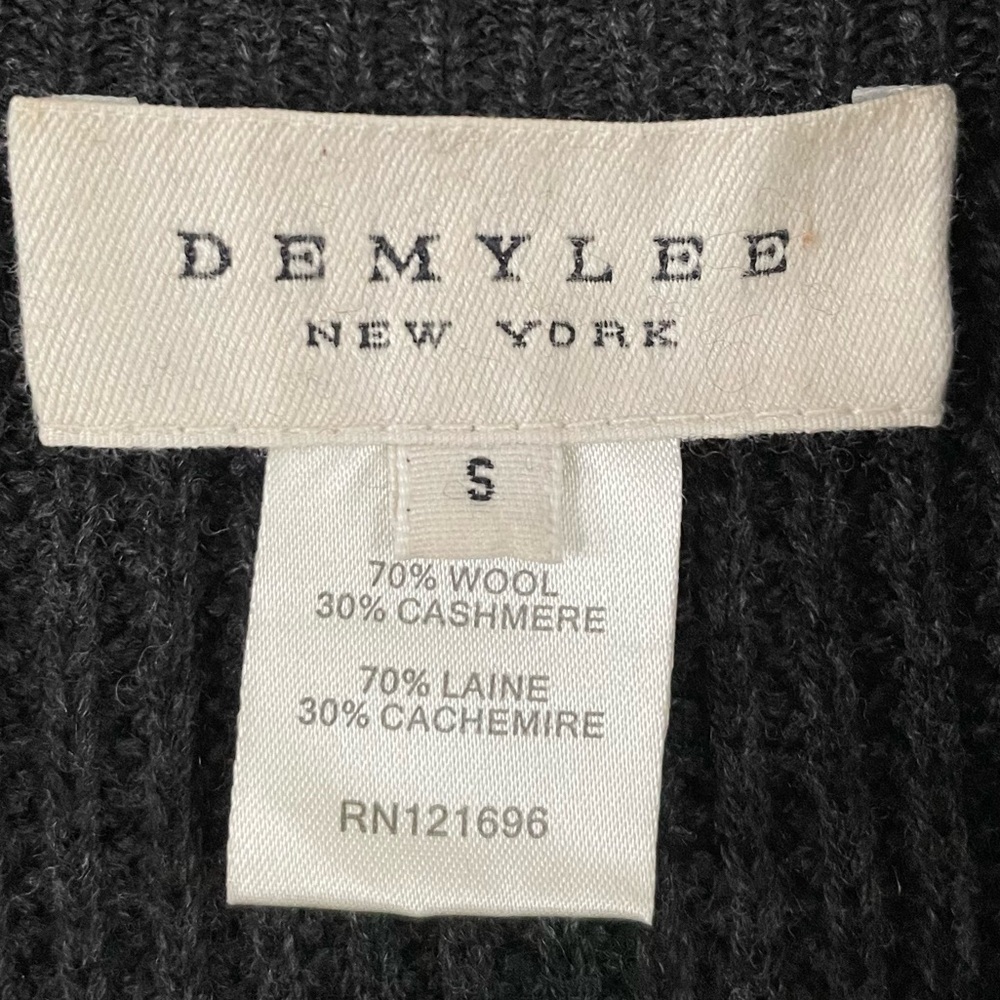 DEMYLEE Wool Cashmere Sweater Vest Cardigan with Leather Buttons - Picture 2 of 12